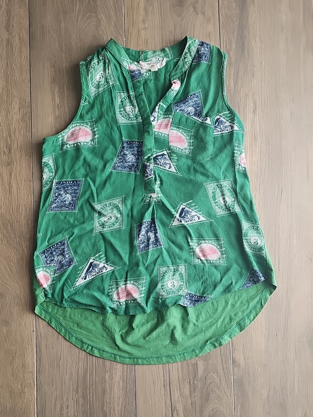 Sleeveless Green Patterned V-Neck Women's Top, Size XS